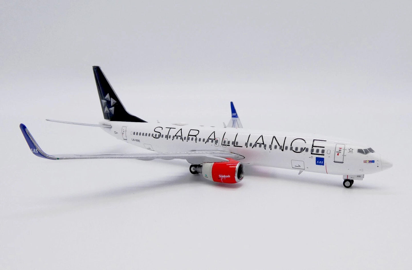 JC WINGS B737-800 SAS SCANDINAVIAN AIRLINES "STAR ALLIANCE" REG: LN-RRE