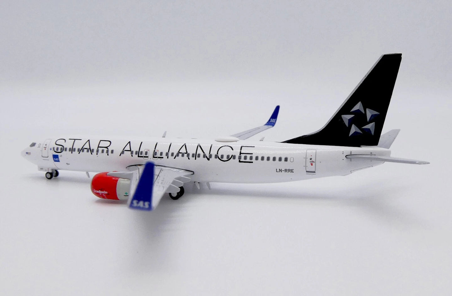 JC WINGS B737-800 SAS SCANDINAVIAN AIRLINES "STAR ALLIANCE" REG: LN-RRE