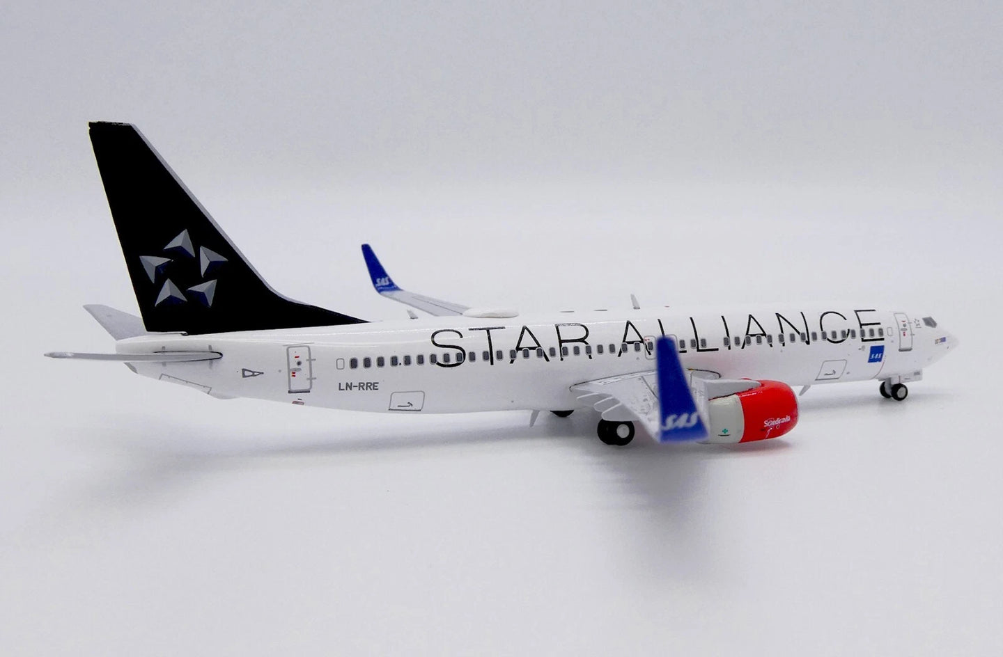 JC WINGS B737-800 SAS SCANDINAVIAN AIRLINES "STAR ALLIANCE" REG: LN-RRE