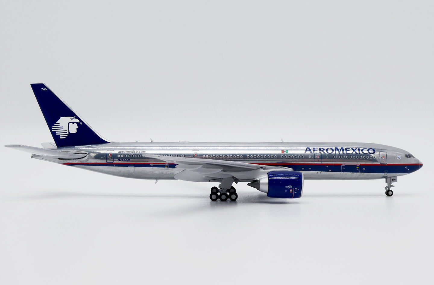 JC WINGS B777-200ER AEROMEXICO REG: N745AM