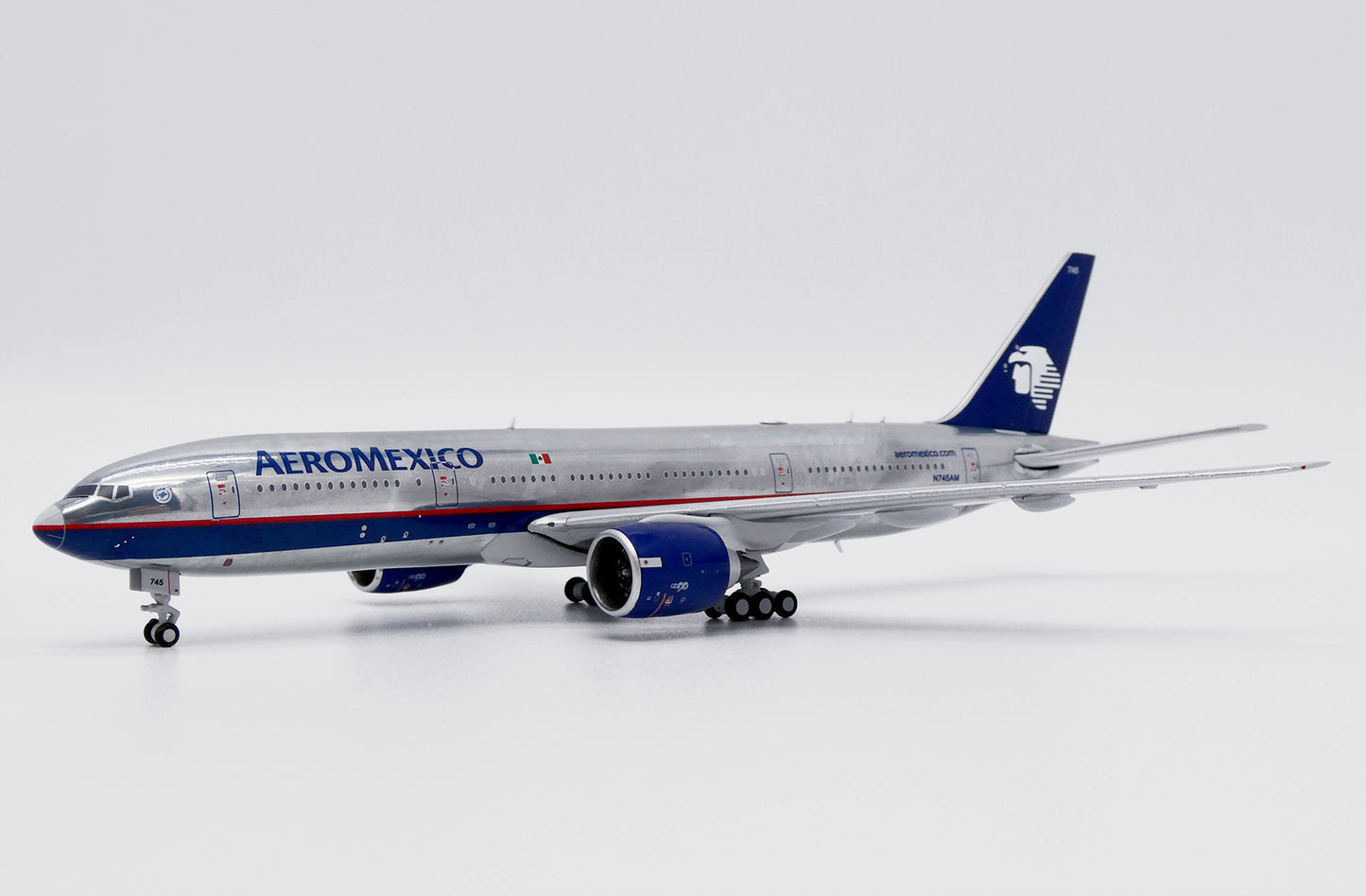JC WINGS B777-200ER AEROMEXICO REG: N745AM