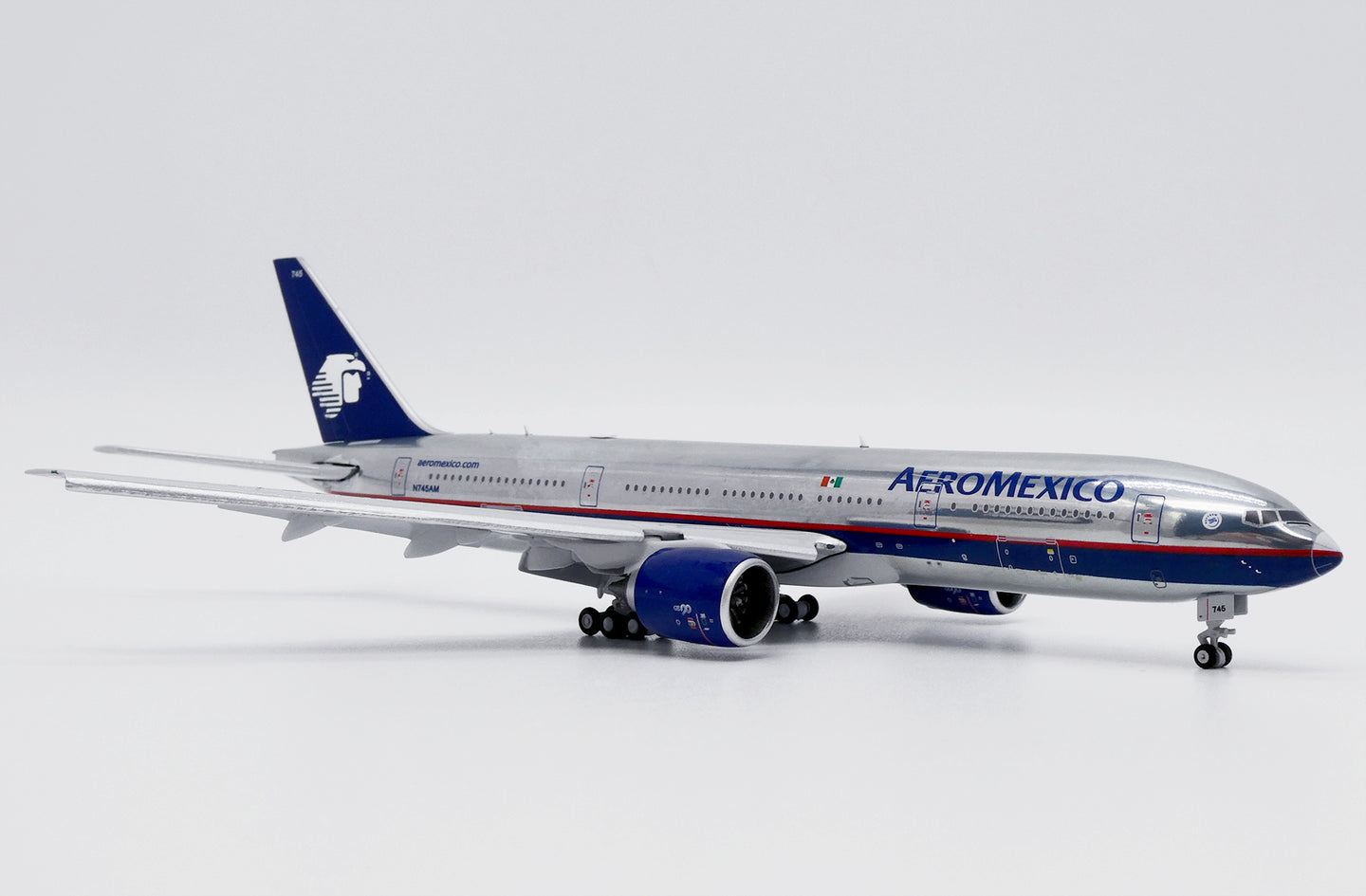JC WINGS B777-200ER AEROMEXICO REG: N745AM