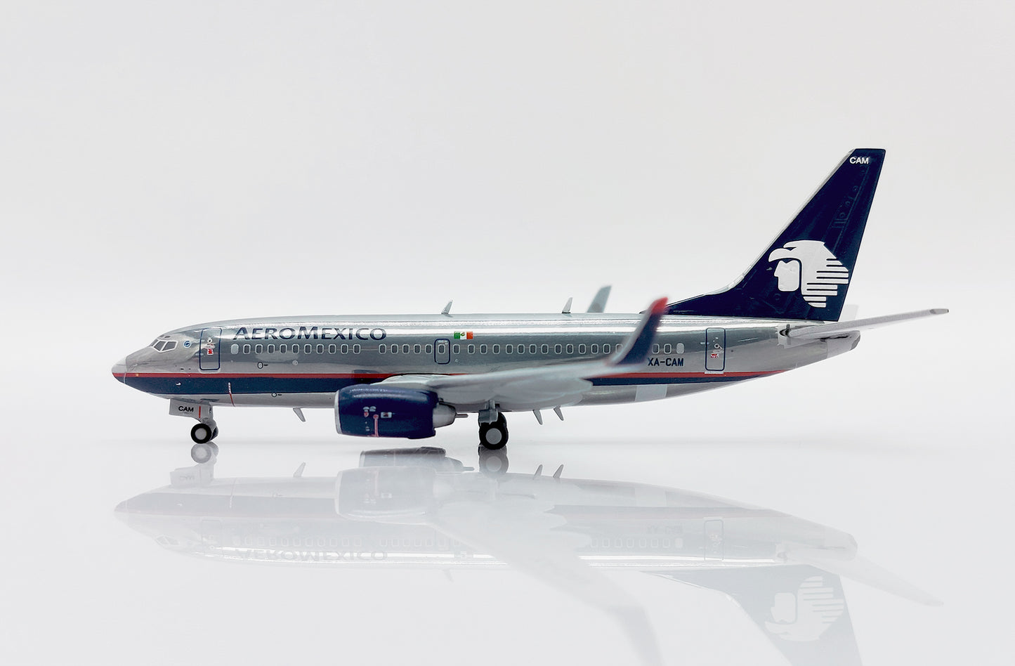 JC WINGS B737-700 AEROMEXICO (POLISHED) REG: XA-CAM