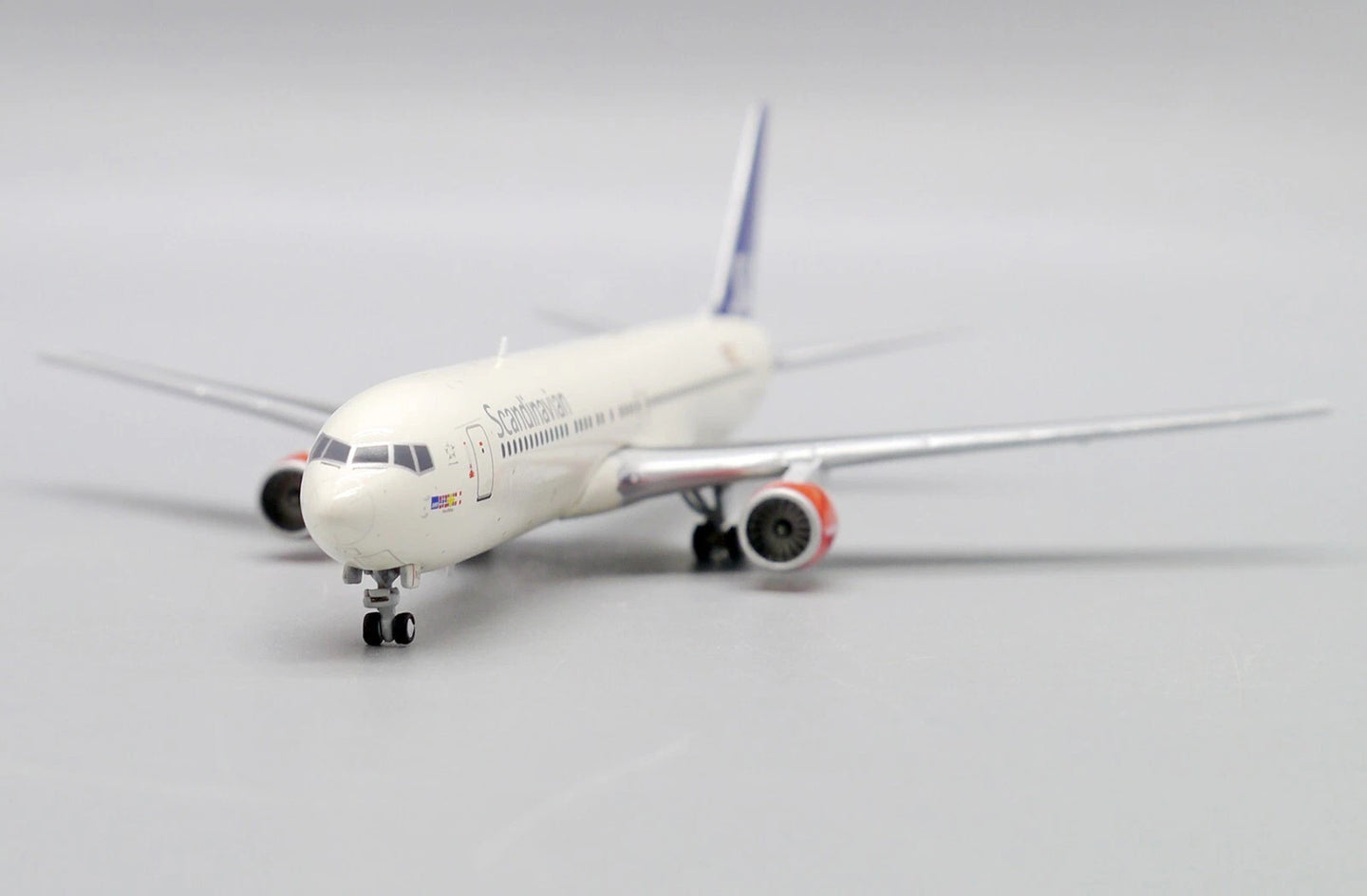 JCWINGS B767-300(ER) SCANDINAVIAN AIRLINES REG: LN-RCG