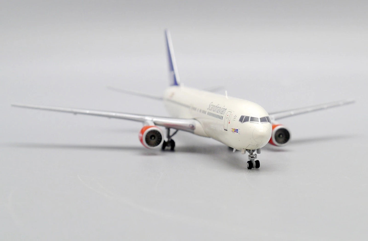 JCWINGS B767-300(ER) SCANDINAVIAN AIRLINES REG: LN-RCG