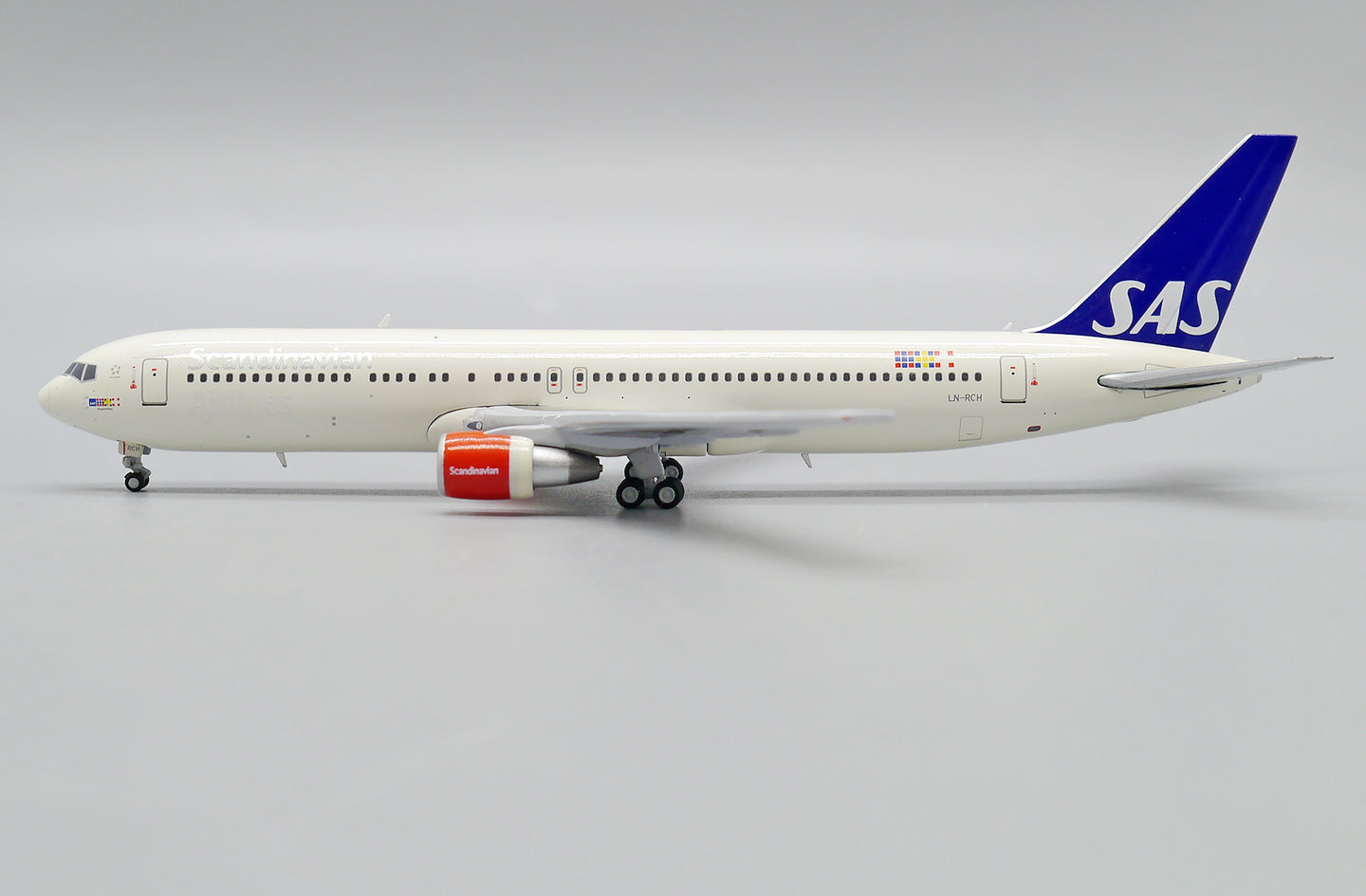 JC WINGS B767-300ER SAS SCANDINAVIAN AIRLINES REG: LN-RCH