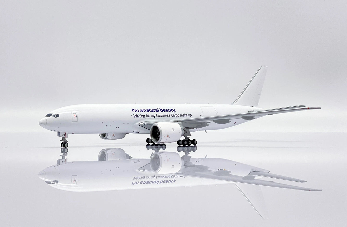 JC WINGS 777-200LRF LUFTHANSA CARGO REG: D-ALFJ