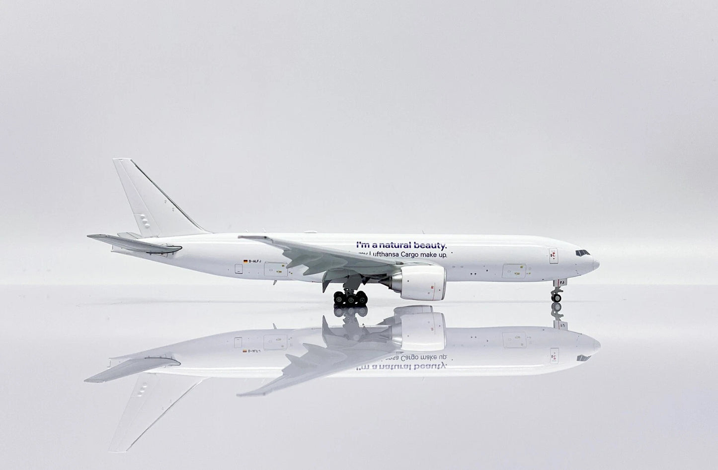 JC WINGS 777-200LRF LUFTHANSA CARGO FLAP DOWN REG: D-ALFJ
