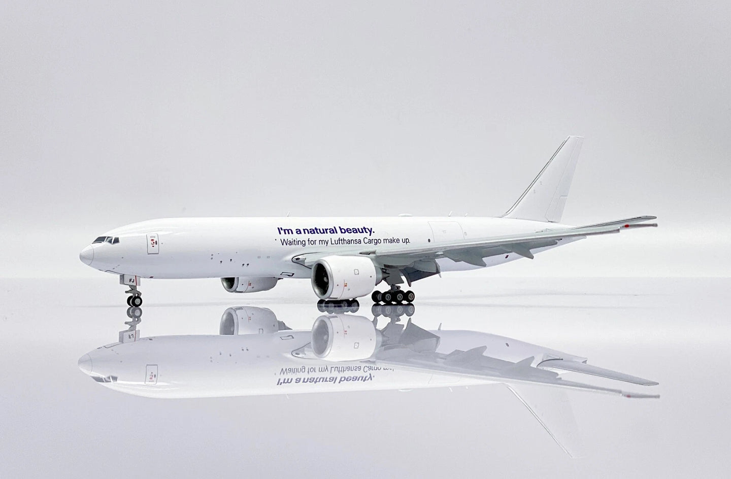 JC WINGS 777-200LRF LUFTHANSA CARGO FLAP DOWN REG: D-ALFJ