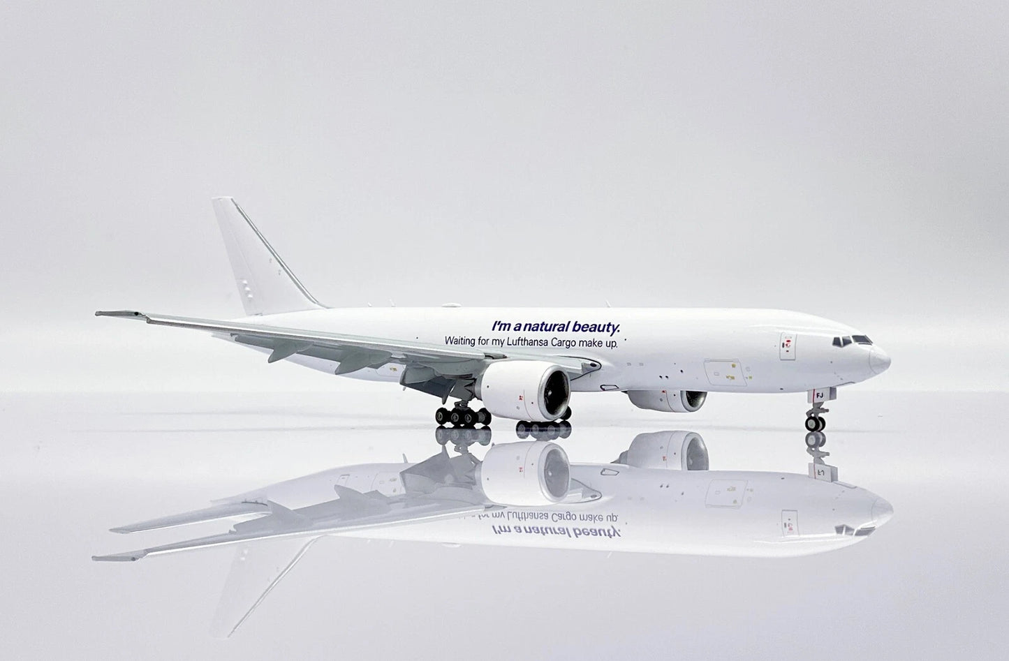JC WINGS 777-200LRF LUFTHANSA CARGO FLAP DOWN REG: D-ALFJ