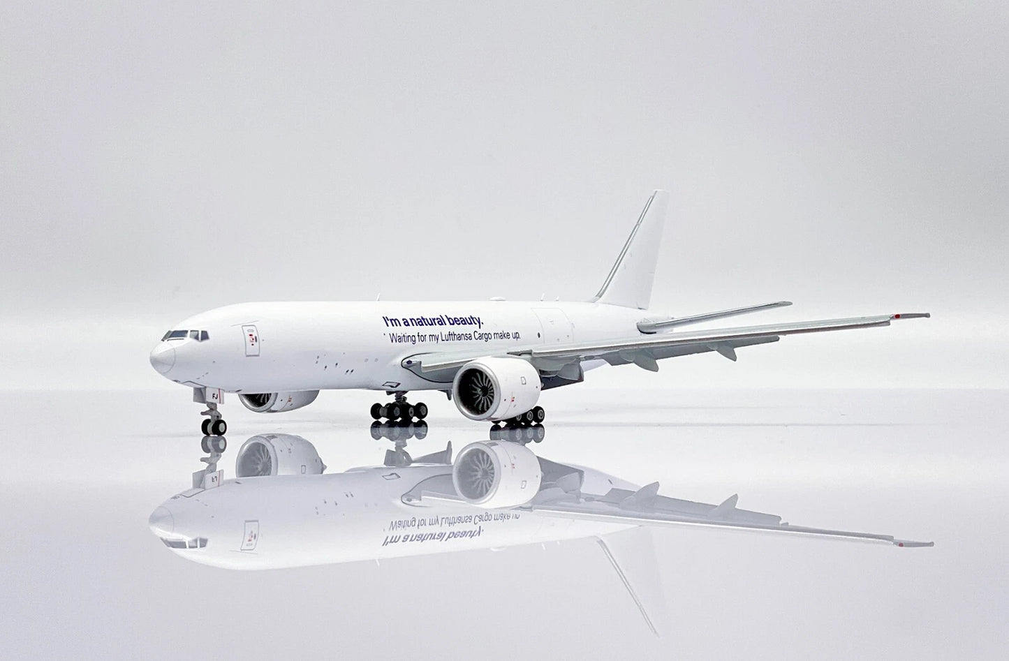 JC WINGS 777-200LRF LUFTHANSA CARGO FLAP DOWN REG: D-ALFJ