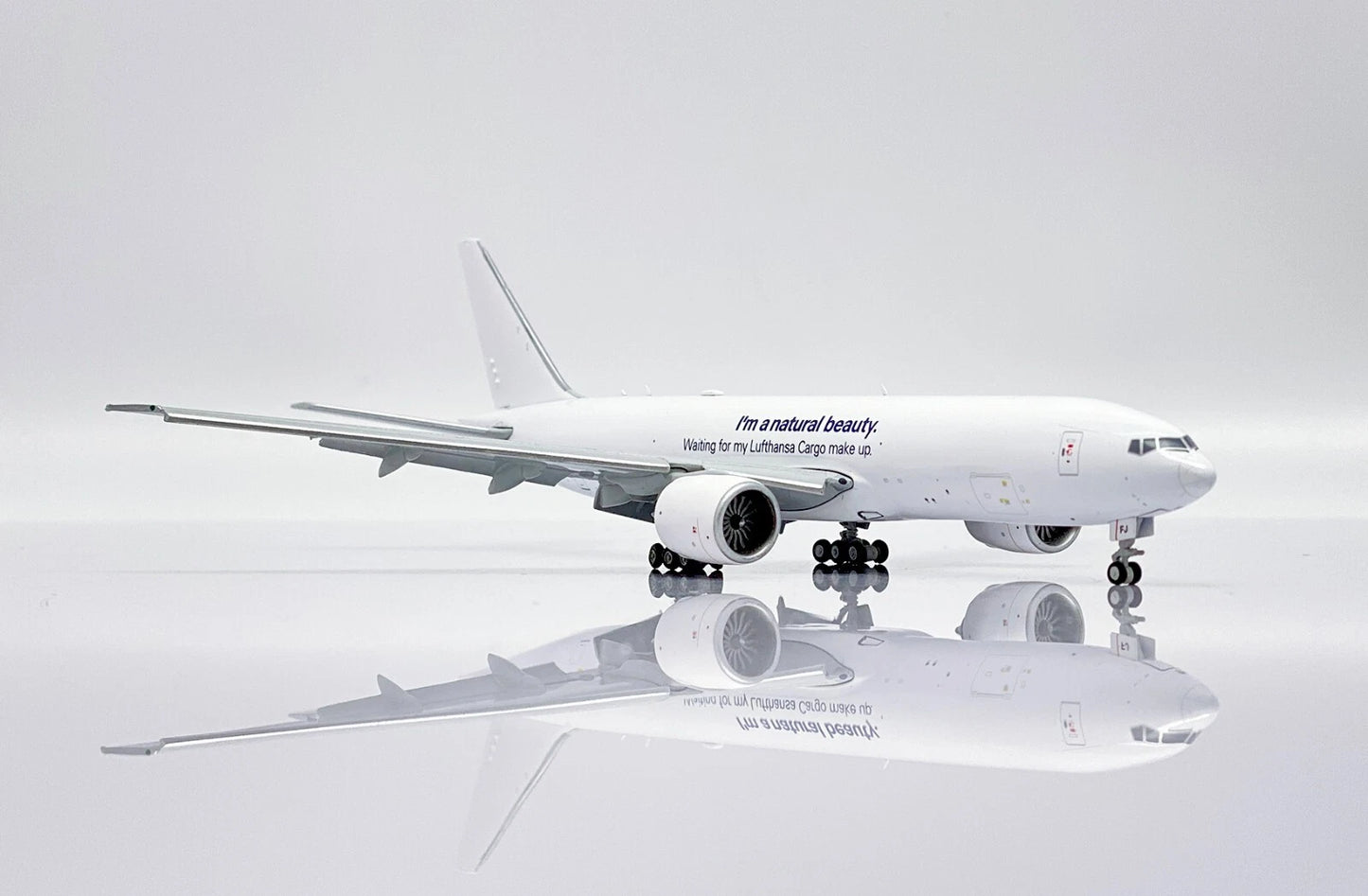 JC WINGS 777-200LRF LUFTHANSA CARGO FLAP DOWN REG: D-ALFJ