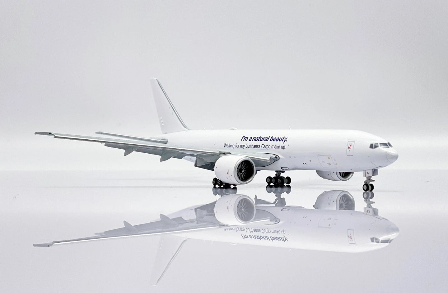 JC WINGS 777-200LRF LUFTHANSA CARGO FLAP DOWN REG: D-ALFJ