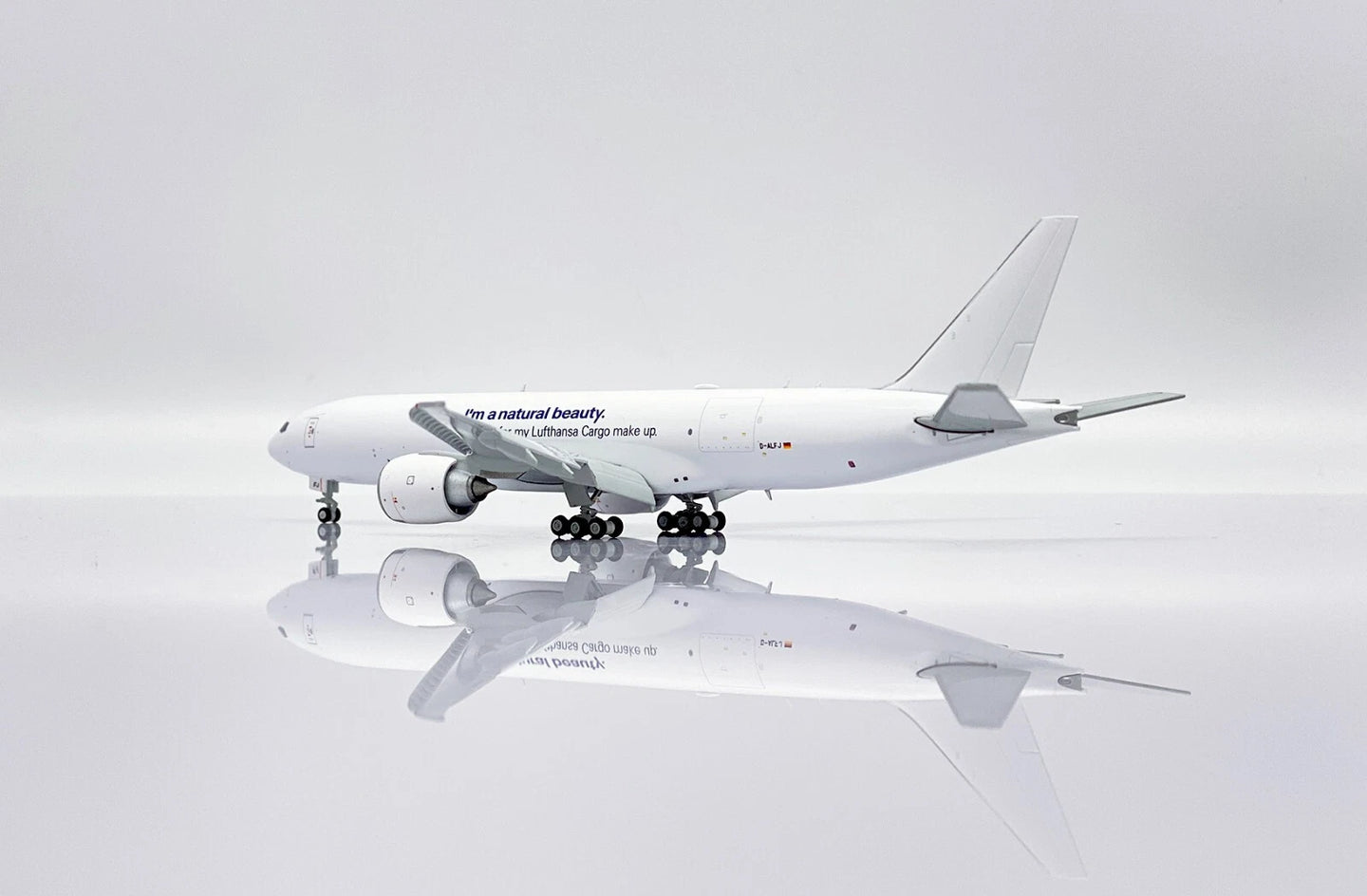 JC WINGS 777-200LRF LUFTHANSA CARGO FLAP DOWN REG: D-ALFJ