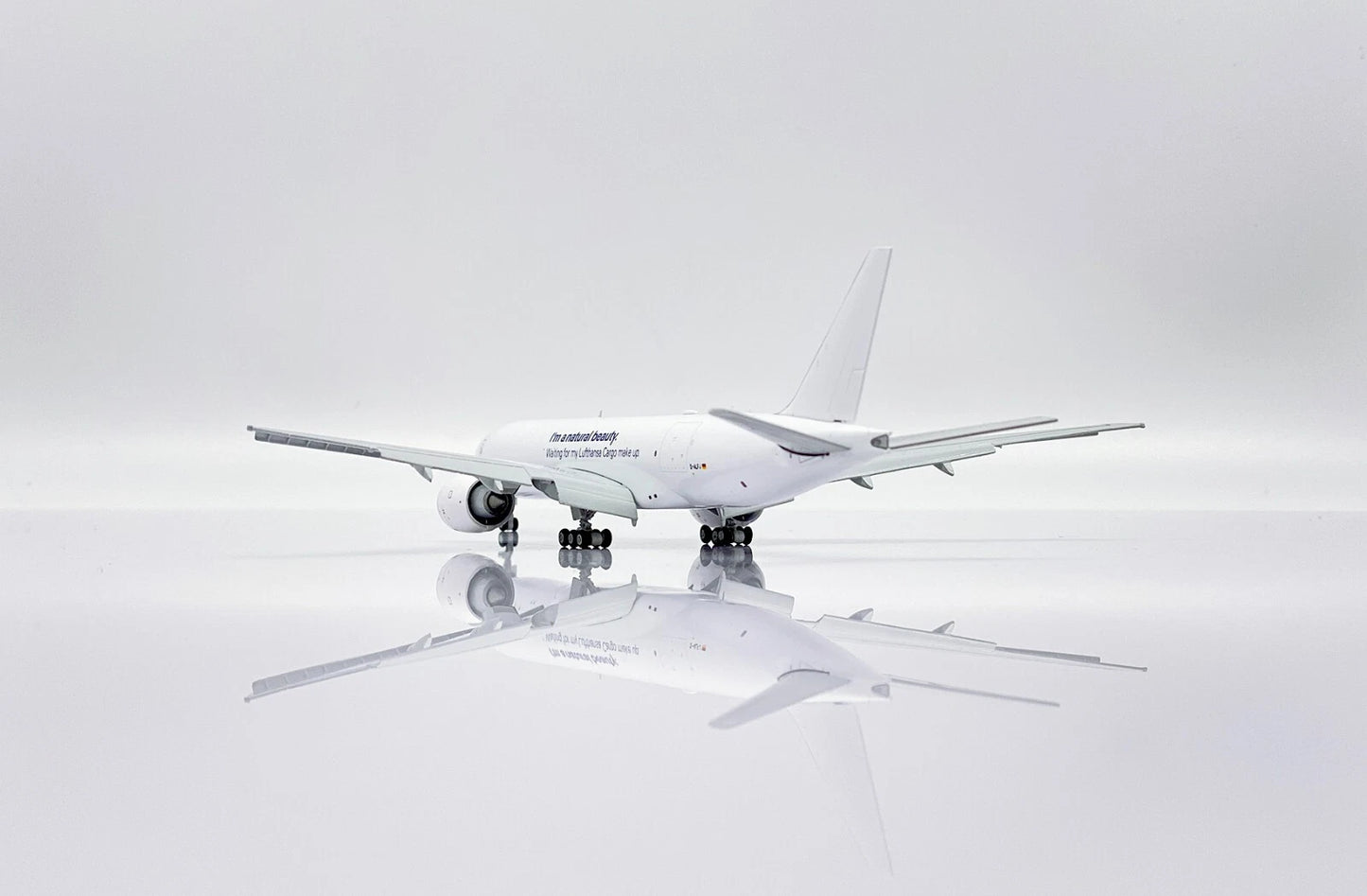 JC WINGS 777-200LRF LUFTHANSA CARGO FLAP DOWN REG: D-ALFJ