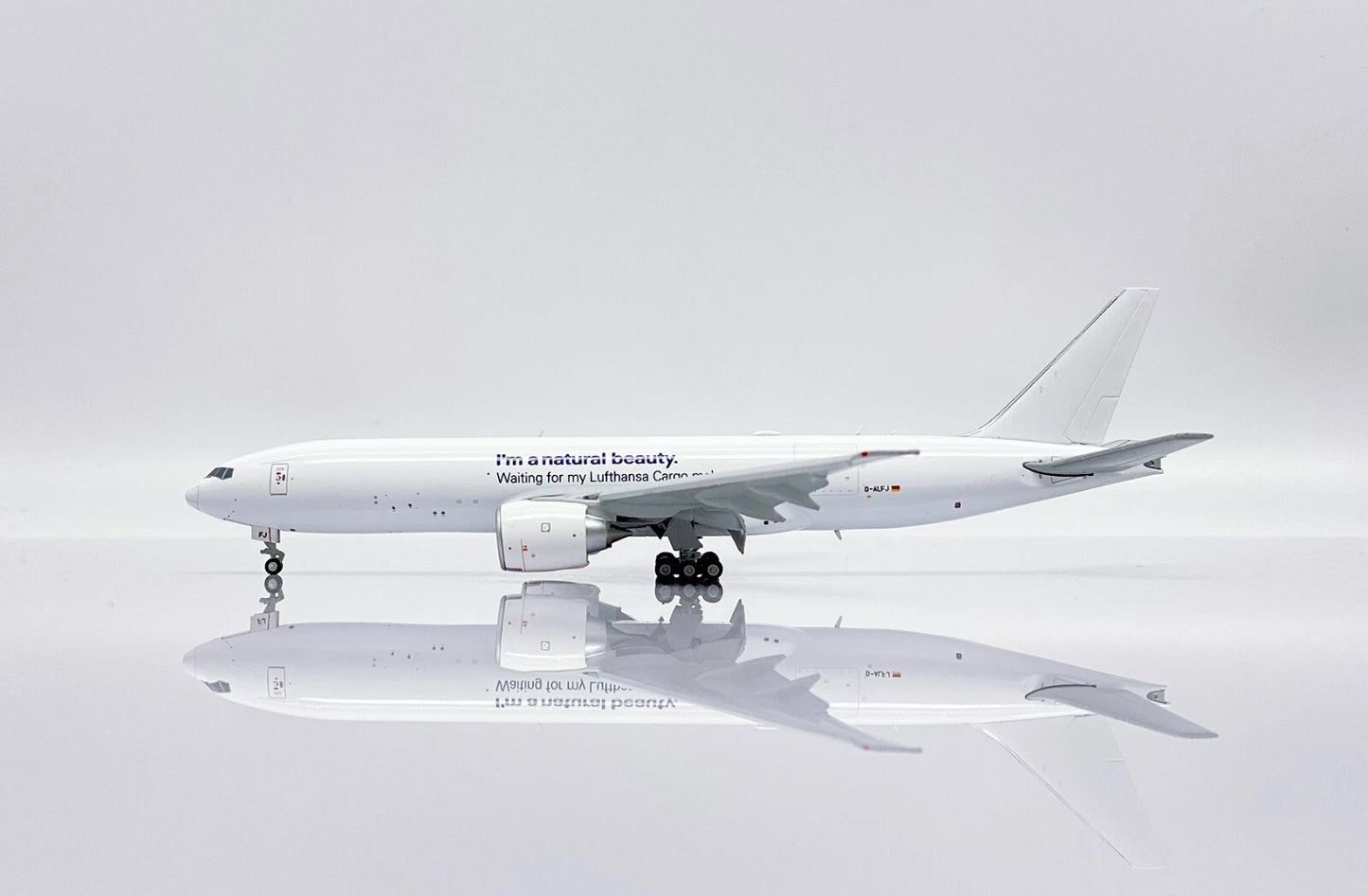 JC WINGS 777-200LRF LUFTHANSA CARGO FLAP DOWN REG: D-ALFJ