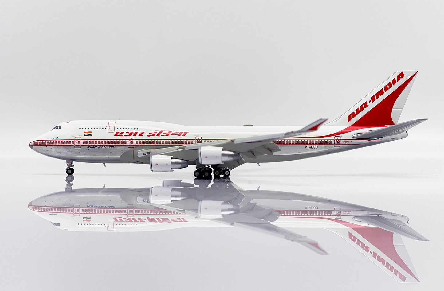 JC WING B747-400 AIR INDIA (FLAP DOWN) REG: VT-ESO