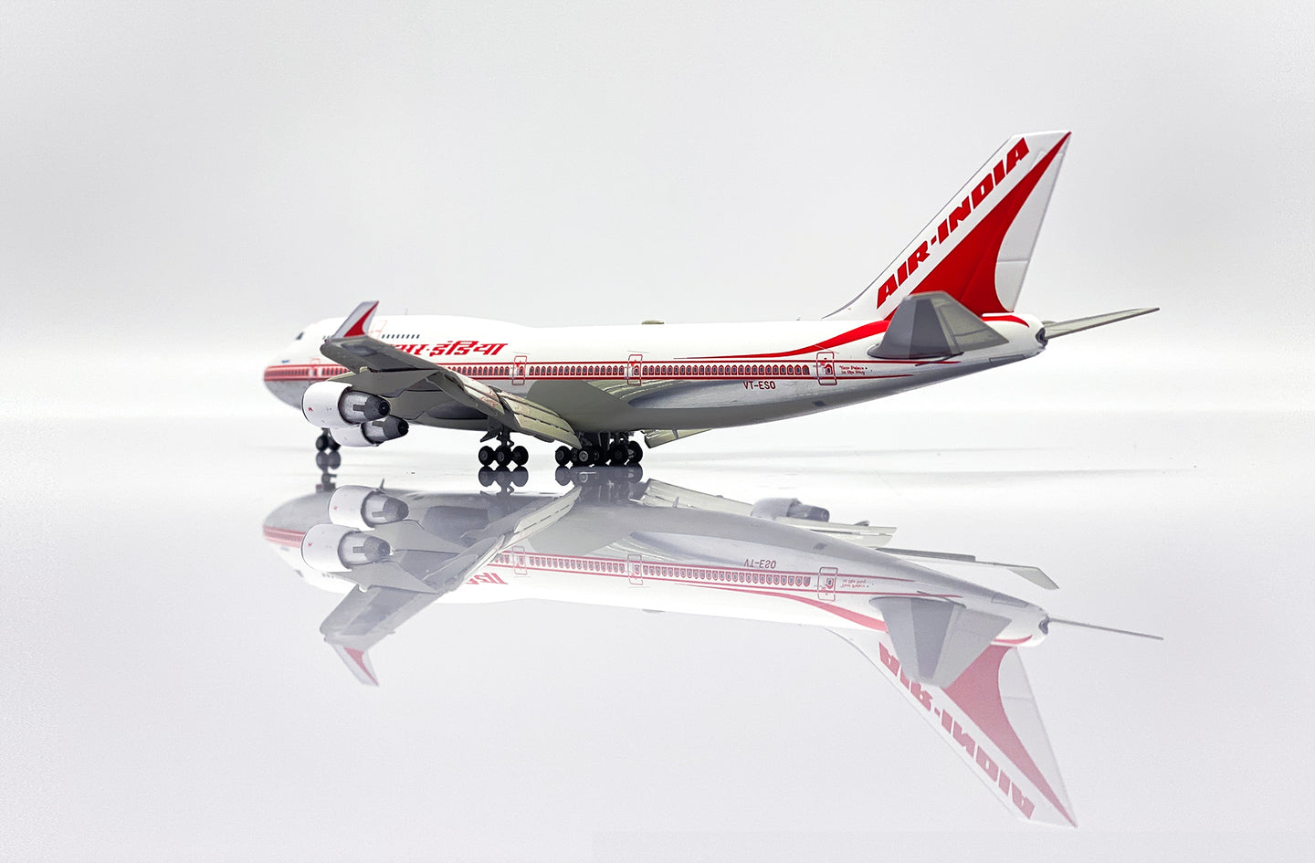 JC WING B747-400 AIR INDIA (FLAP DOWN) REG: VT-ESO