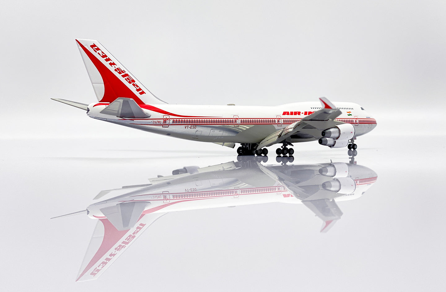 JC WING B747-400 AIR INDIA (FLAP DOWN) REG: VT-ESO
