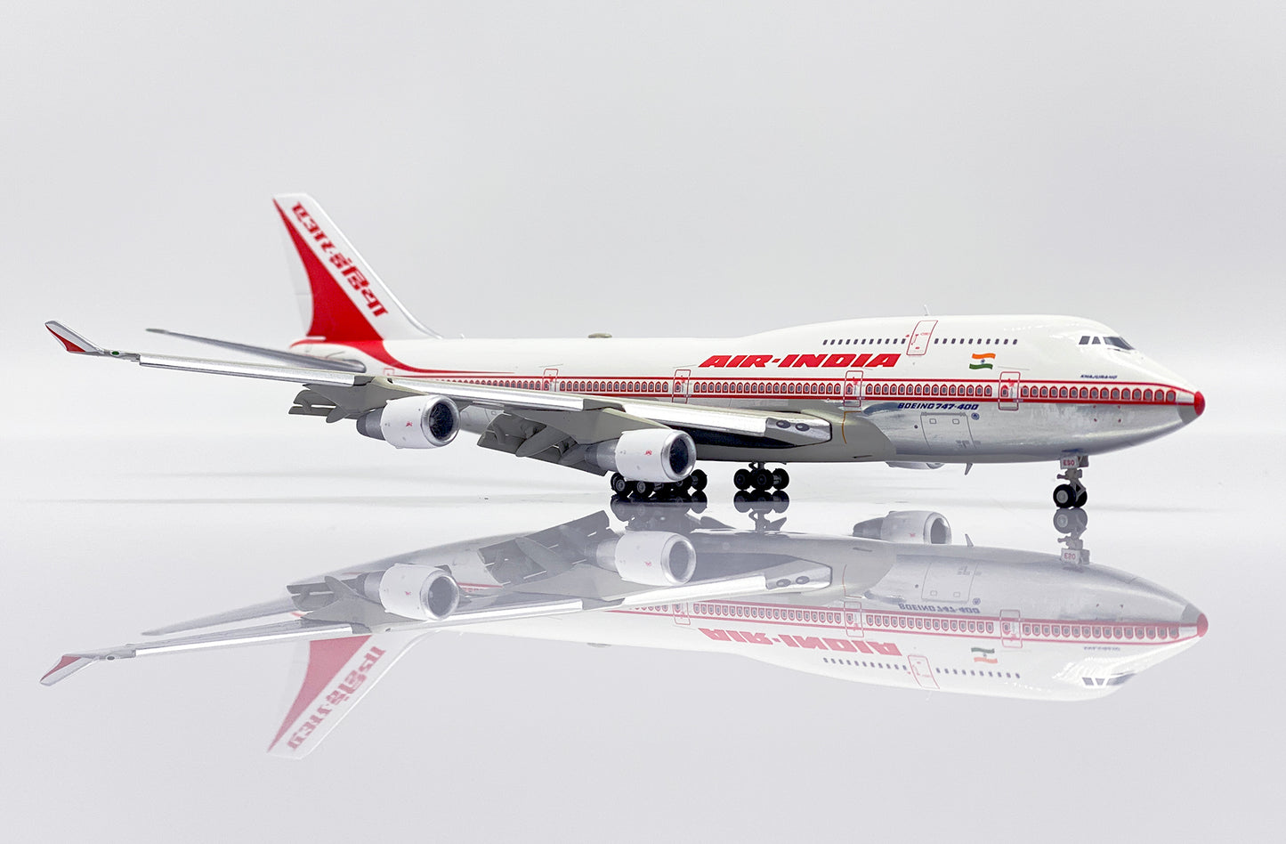 JC WING B747-400 AIR INDIA (FLAP DOWN) REG: VT-ESO