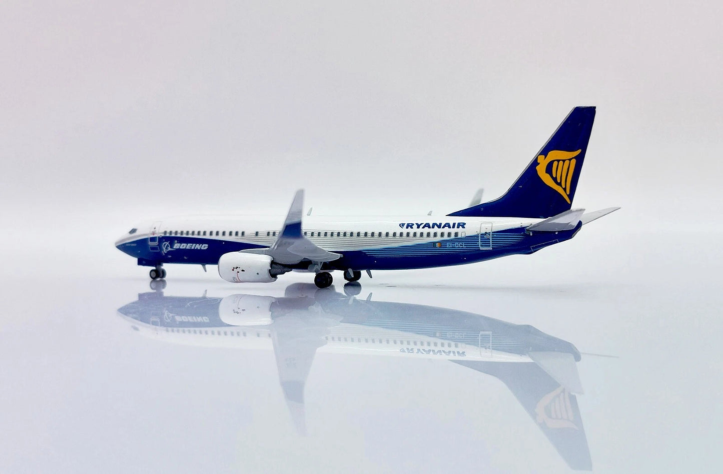 JC WINGS B737-800 DREAMLINER RYANAIR REG: EI-DCL