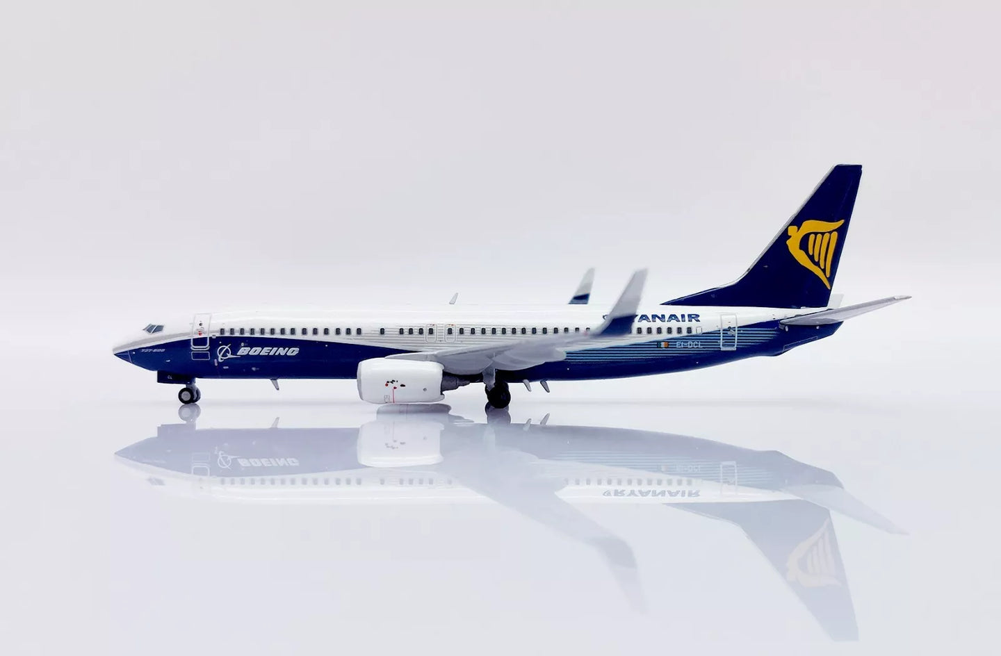 JC WINGS B737-800 DREAMLINER RYANAIR REG: EI-DCL