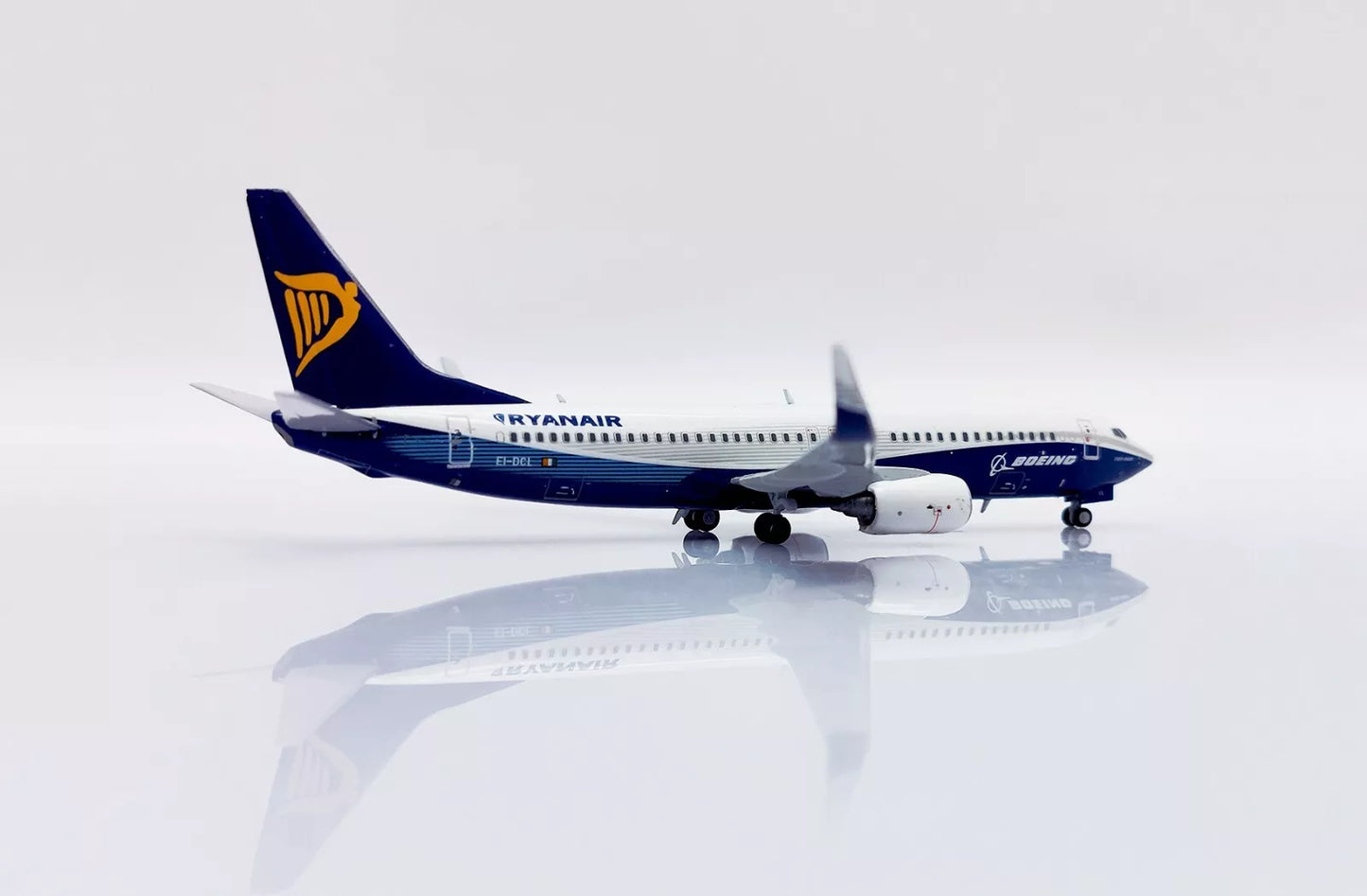 JC WINGS B737-800 DREAMLINER RYANAIR REG: EI-DCL