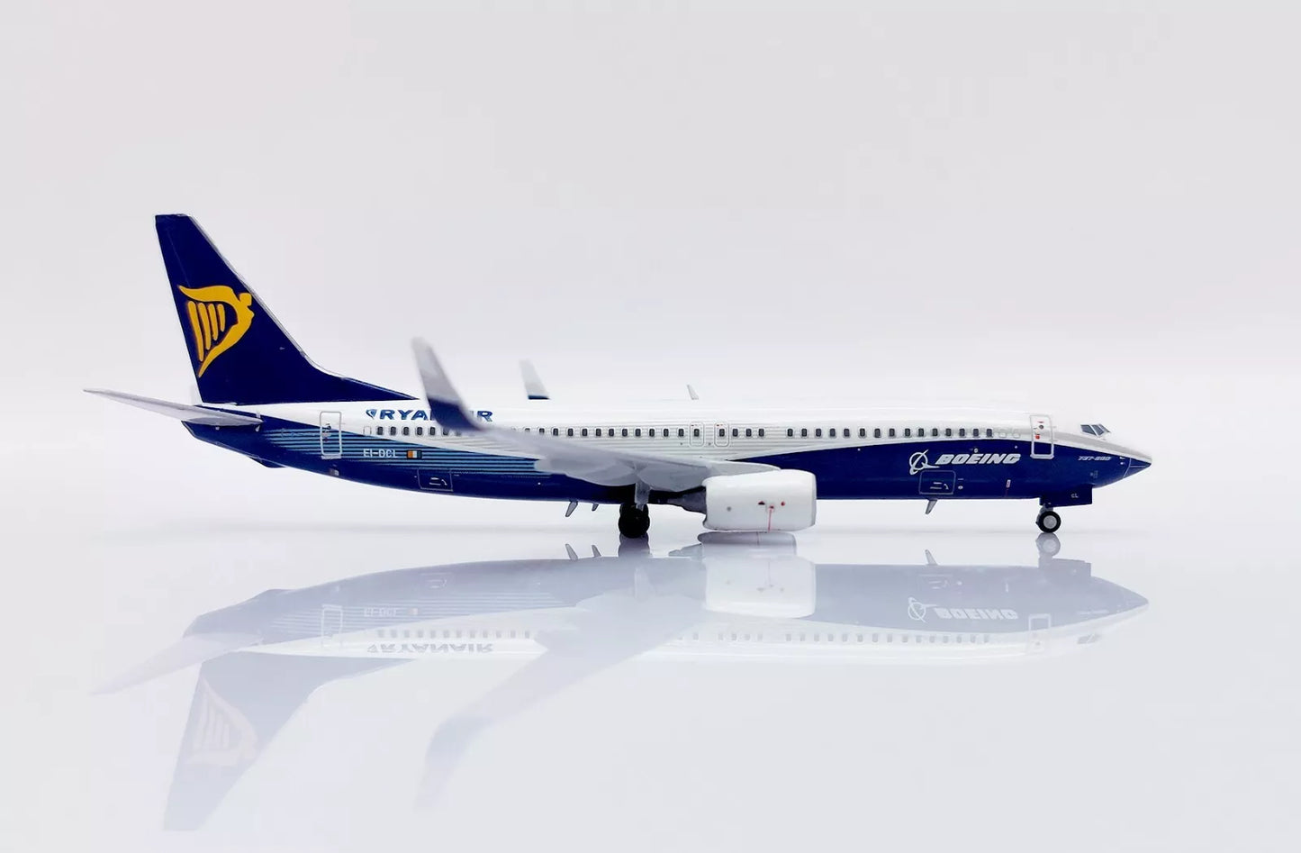 JC WINGS B737-800 DREAMLINER RYANAIR REG: EI-DCL