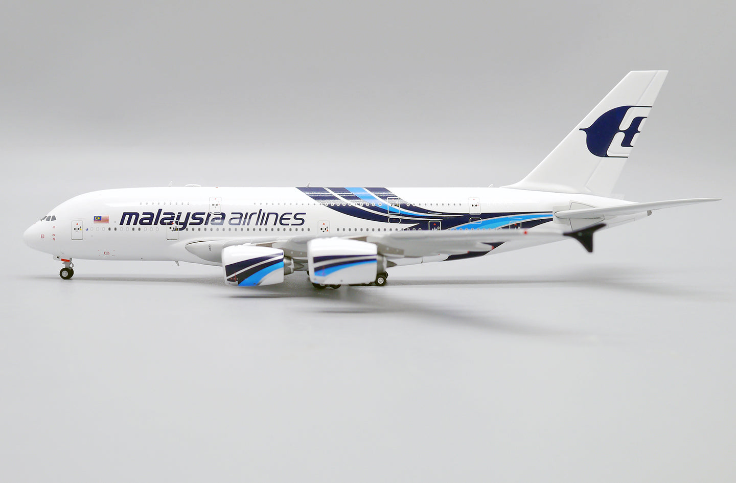 JCWINGS AIRBUS A380 MALAYSIA AIRLINES REG: 9M-MNE
