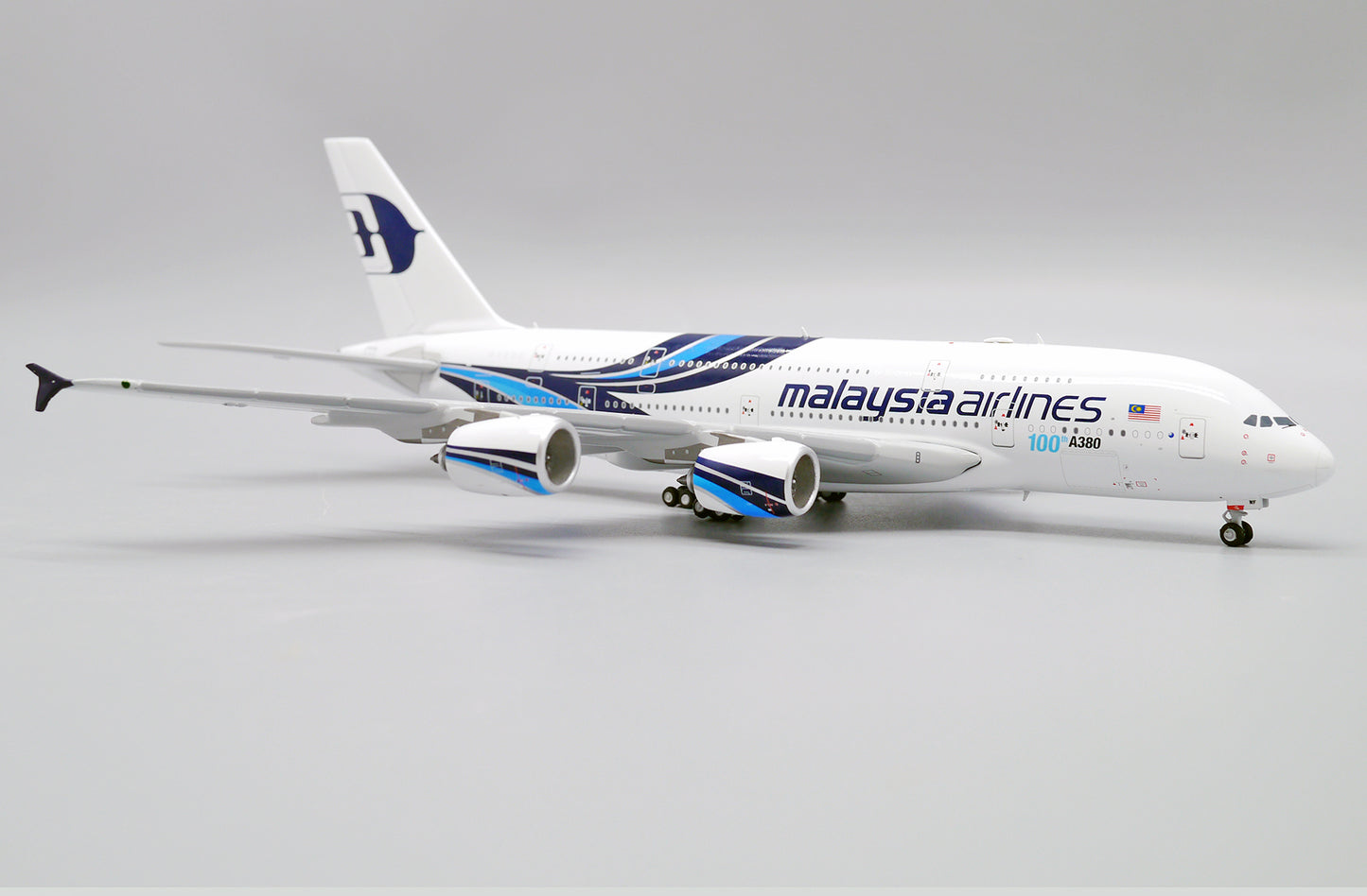 JC WINGS A380 MALAYSIA AIRLINES "100TH A380" REG: 9M-MNF