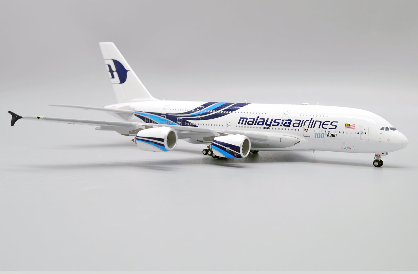JC WINGS A380 MALAYSIA AIRLINES "100TH A380" REG: 9M-MNF