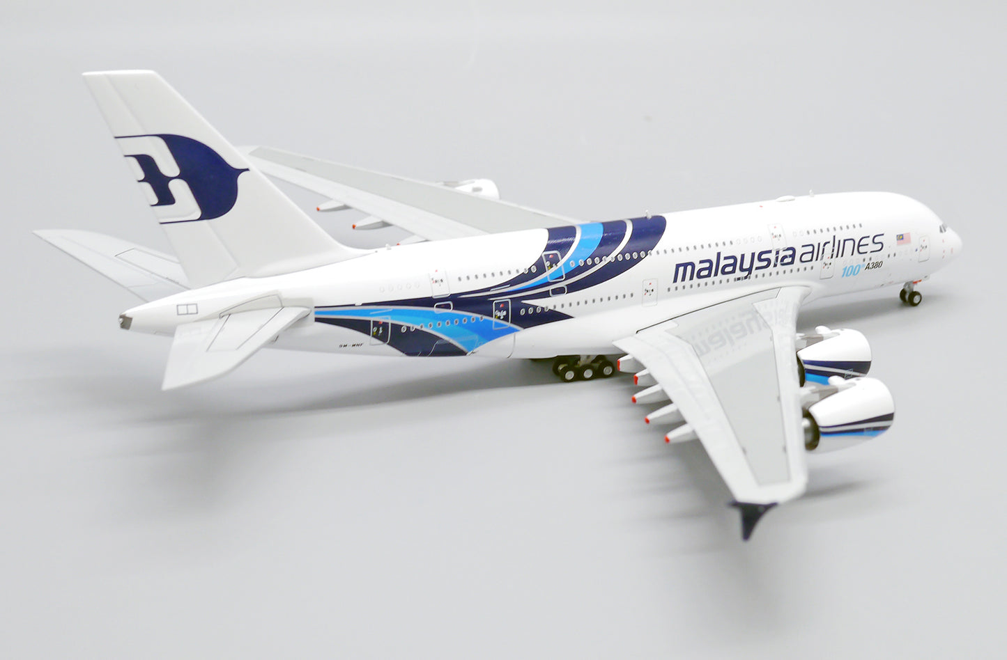 JC WINGS A380 MALAYSIA AIRLINES "100TH A380" REG: 9M-MNF