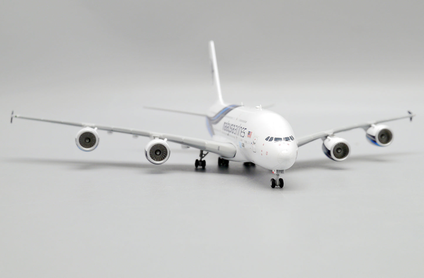 JC WINGS A380 MALAYSIA AIRLINES "100TH A380" REG: 9M-MNF
