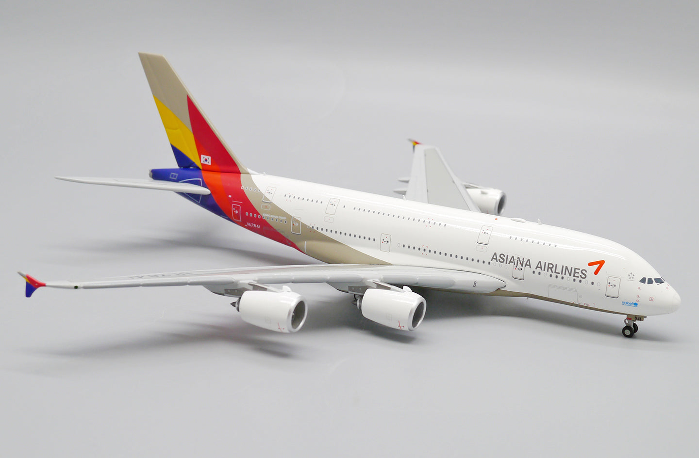 JC WINGS A380 ASIANA AIRLINES REG: HL7641