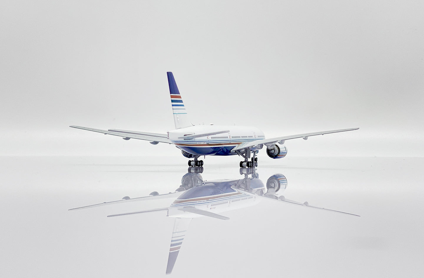 JC WINGS B777-200ER PRIVILEGE STYLE REG: EC-MUA