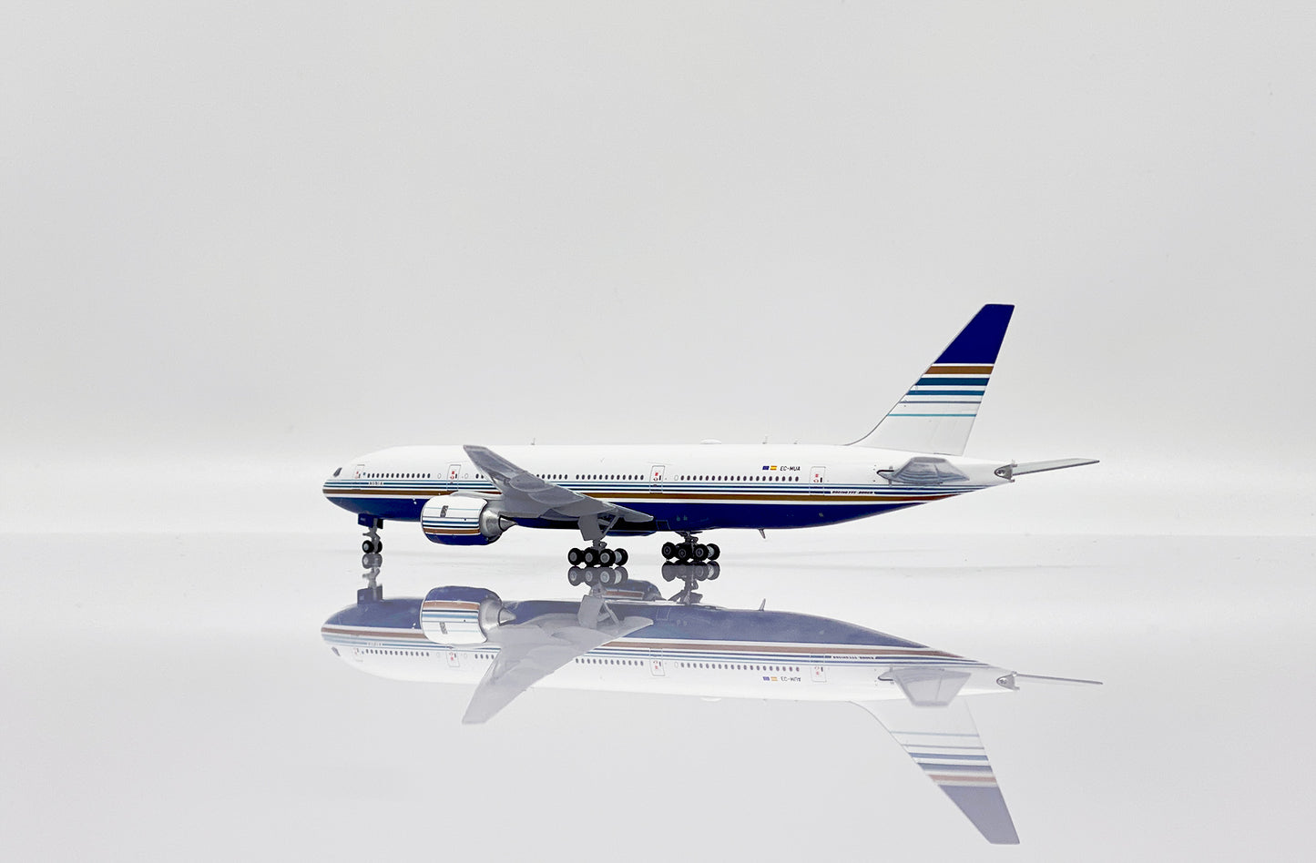 JC WINGS B777-200ER PRIVILEGE STYLE REG: EC-MUA