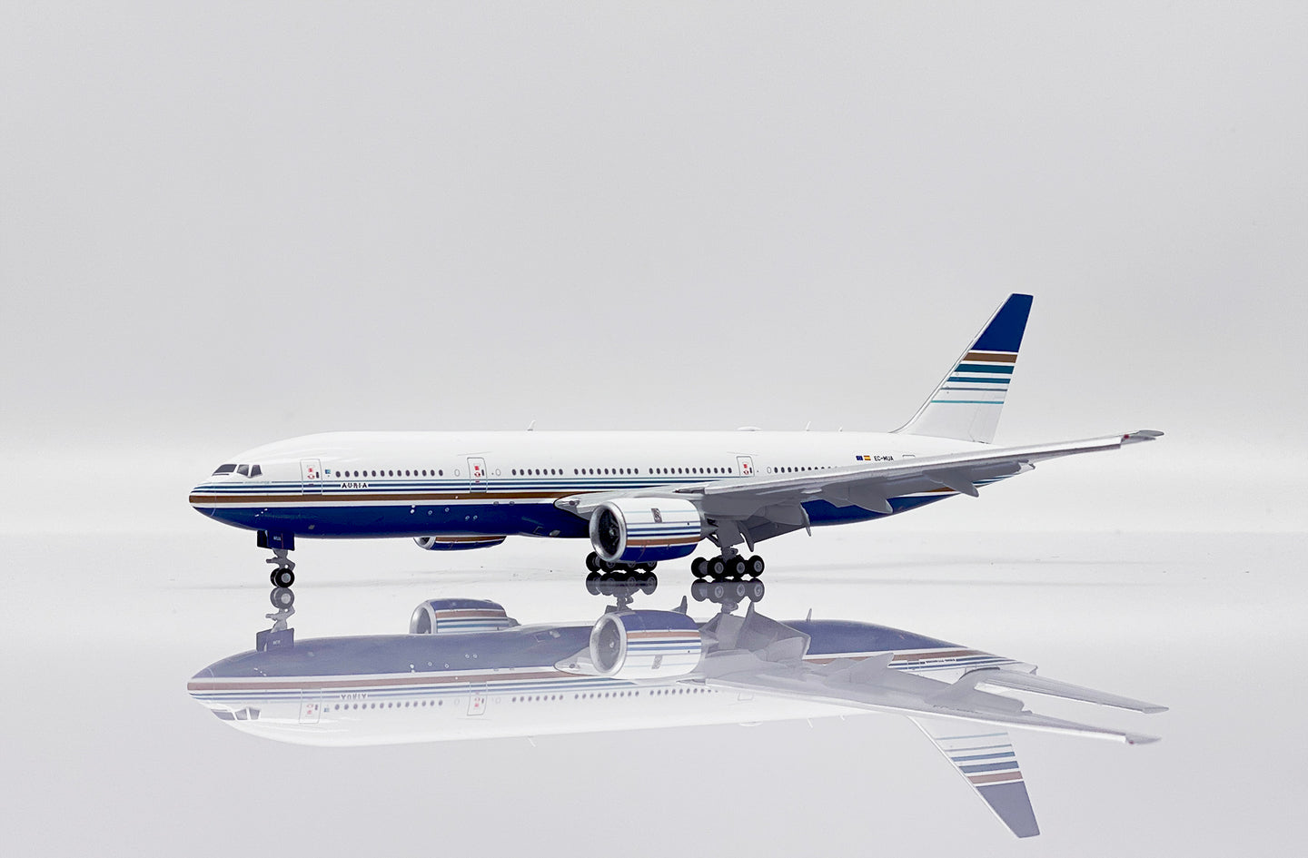 JC WINGS B777-200ER PRIVILEGE STYLE FLAPS DOWN REG: EC-MUA