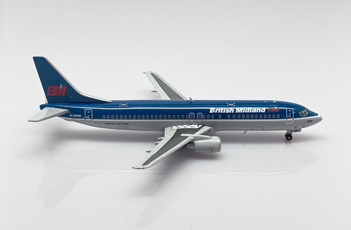 JC WINGS B737-400 BRITISH MIDLAND AIRWAYS REG: G-OBME