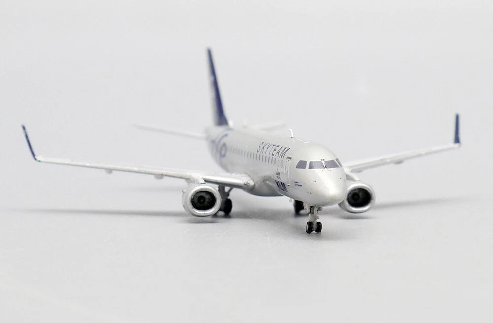 JC WINGS EMBRAER ERJ-190 KLM CITYHOPPER SKYTEAM REG: PH-EZX