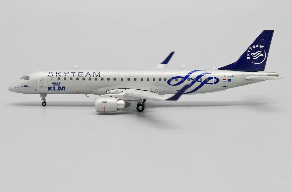 JC WINGS EMBRAER ERJ-190 KLM CITYHOPPER SKYTEAM REG: PH-EZX