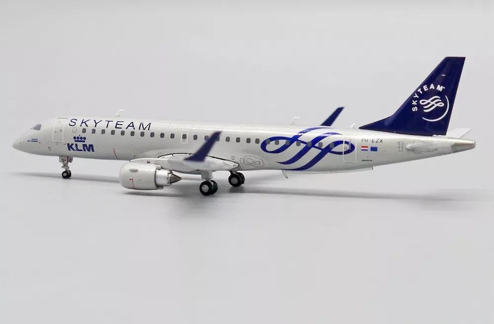 JC WINGS EMBRAER ERJ-190 KLM CITYHOPPER SKYTEAM REG: PH-EZX