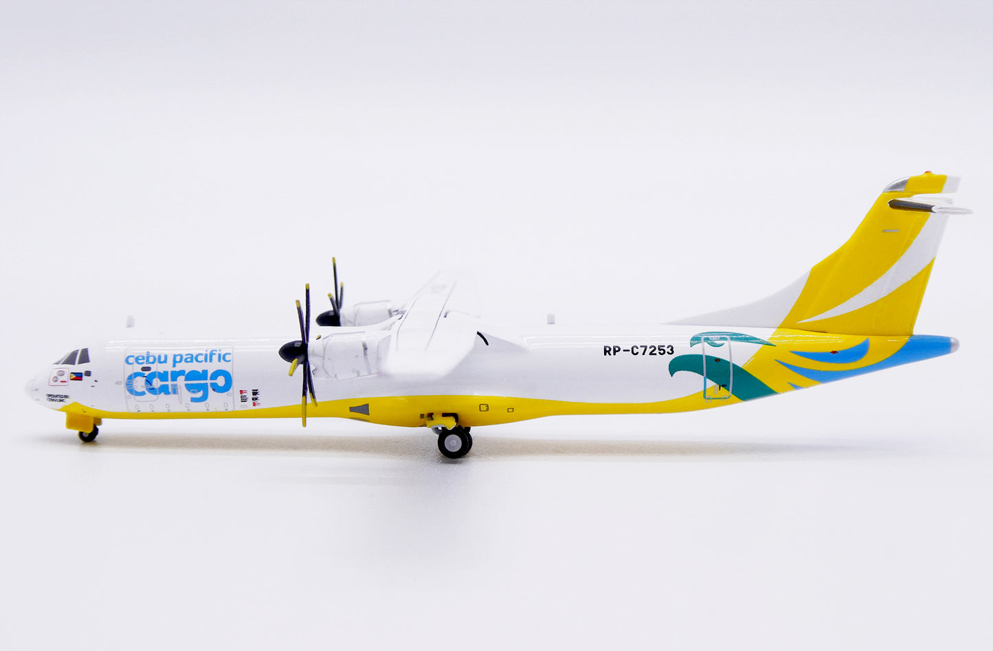 JC WINGS ATR-72-500F CEBU PACIFIC CARGO REG: RP-C7253
