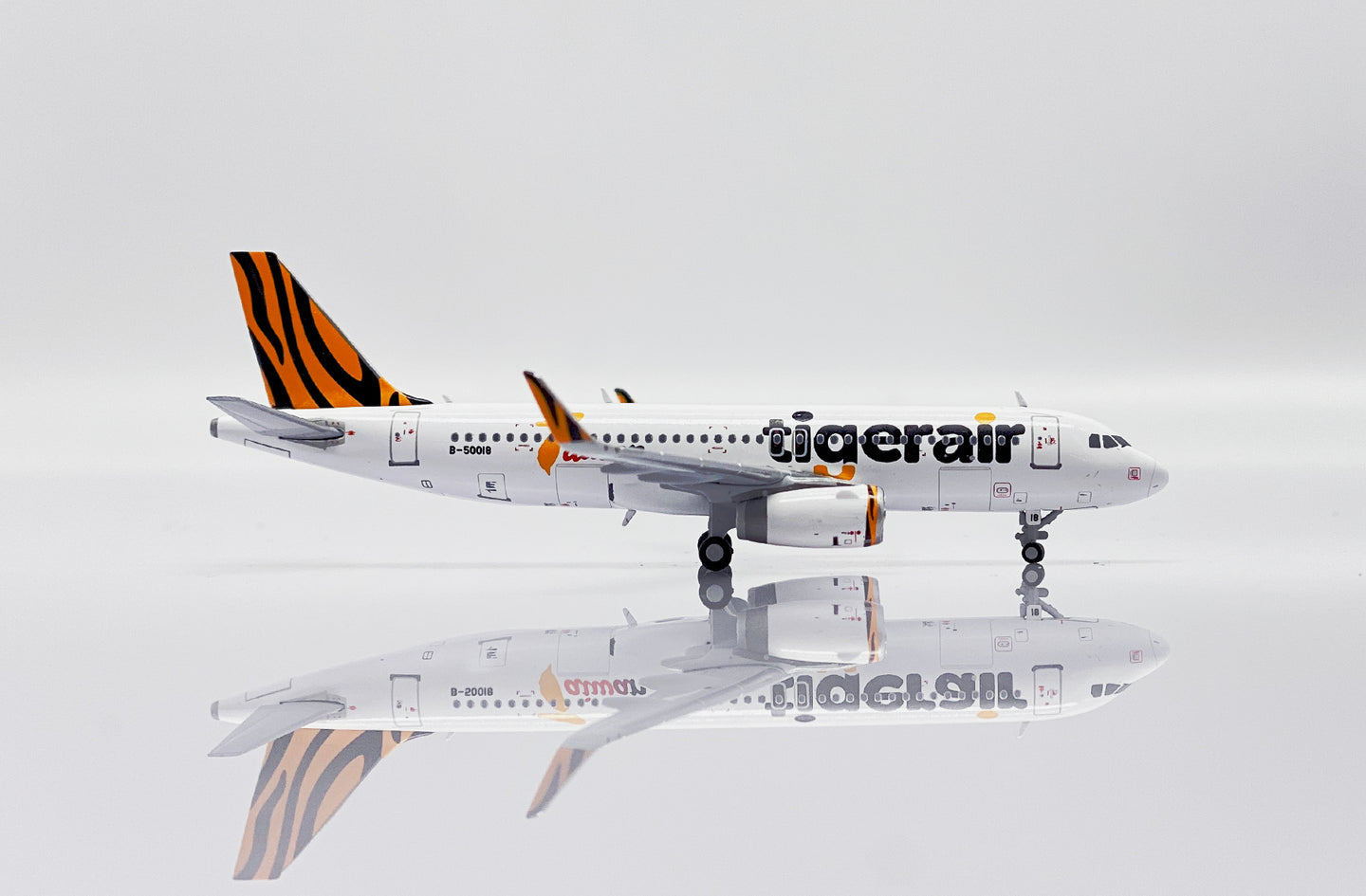 JC WINGS A320 TIGERAIR TAIWAN REG: B-50018