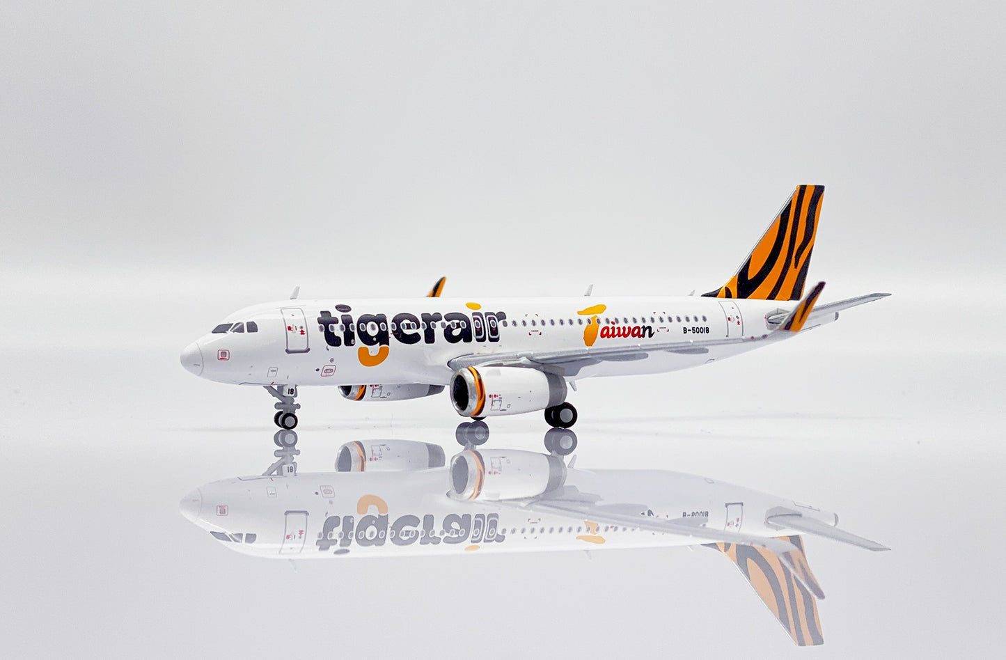 JC WINGS A320 TIGERAIR TAIWAN REG: B-50018
