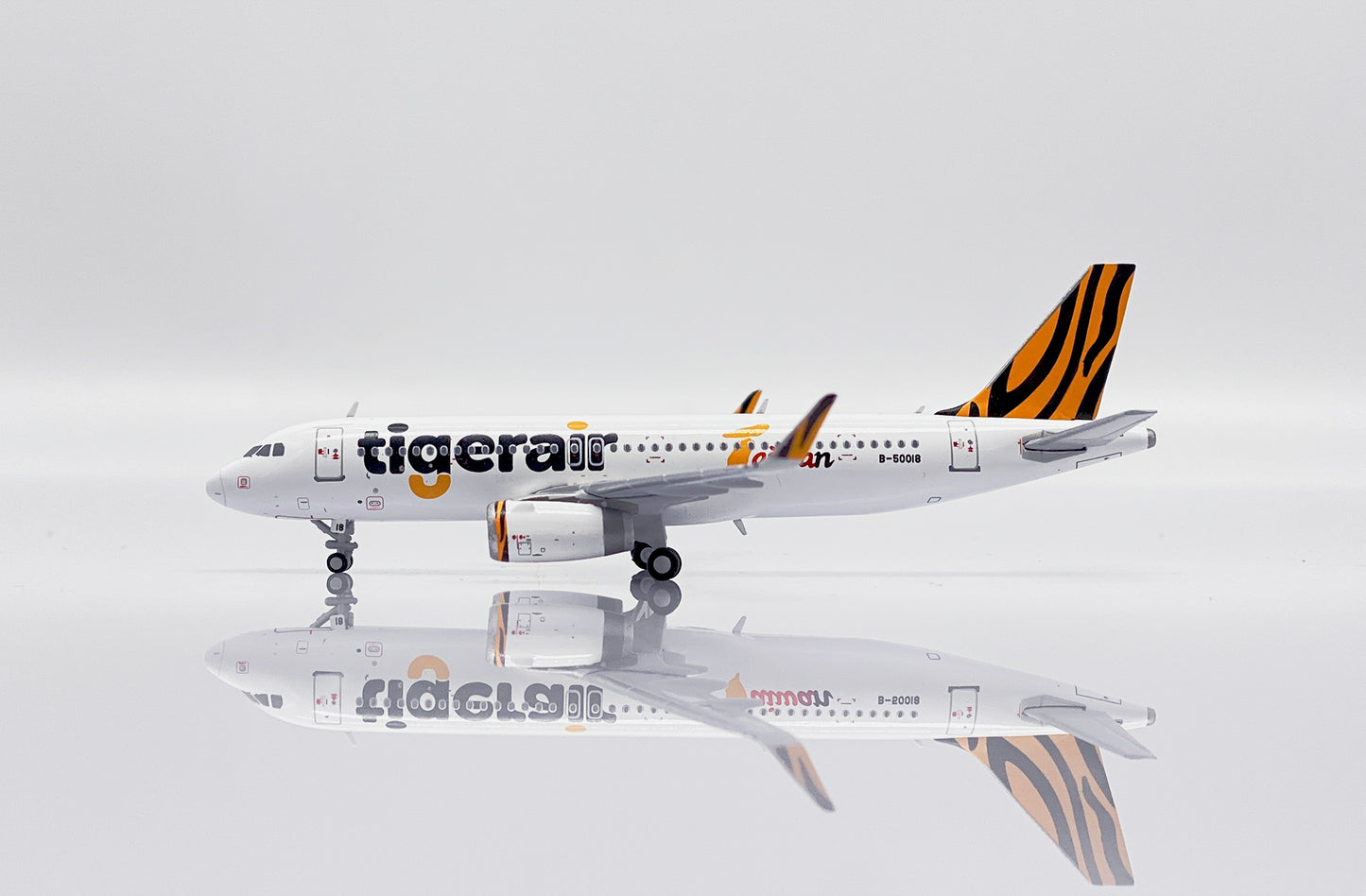 JC WINGS A320 TIGERAIR TAIWAN REG: B-50018
