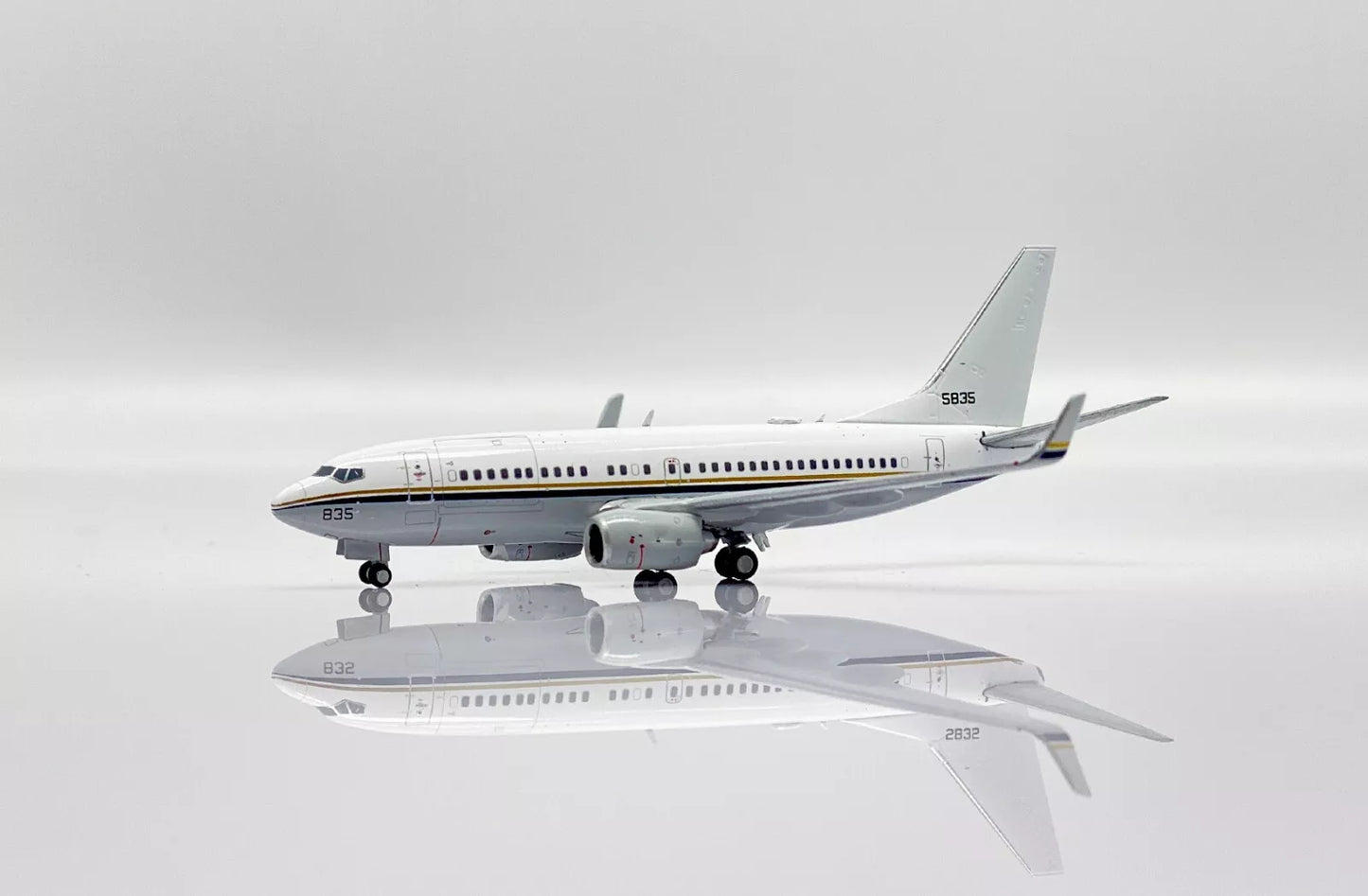JC WINGS BC-40A CLIPPER US NAVY REG: 165835