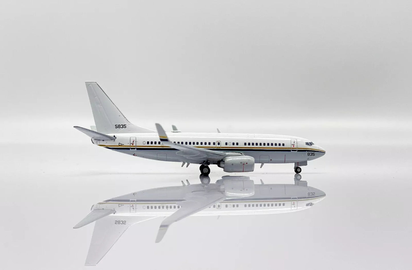 JC WINGS BC-40A CLIPPER US NAVY REG: 165835