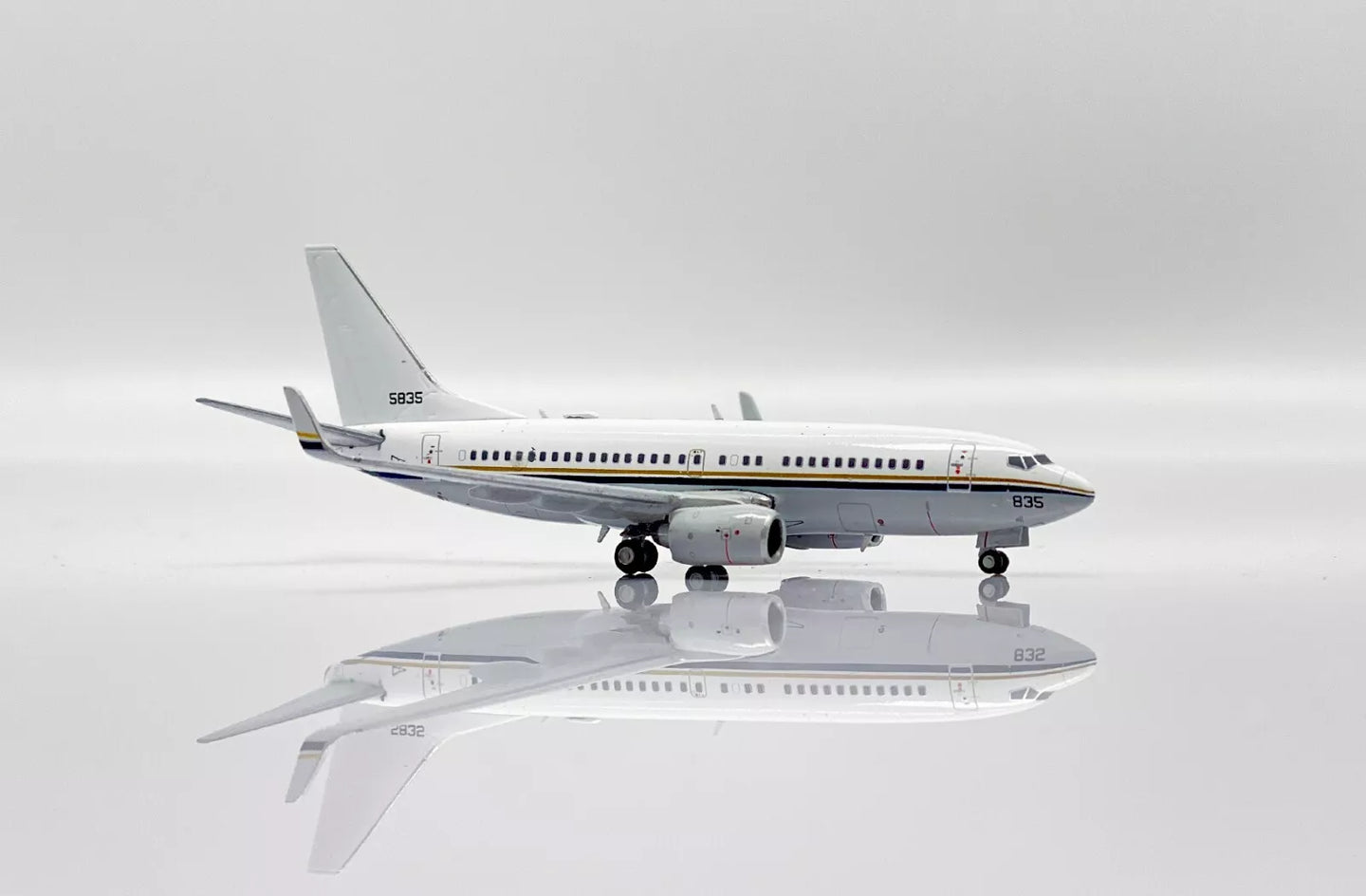 JC WINGS BC-40A CLIPPER US NAVY REG: 165835