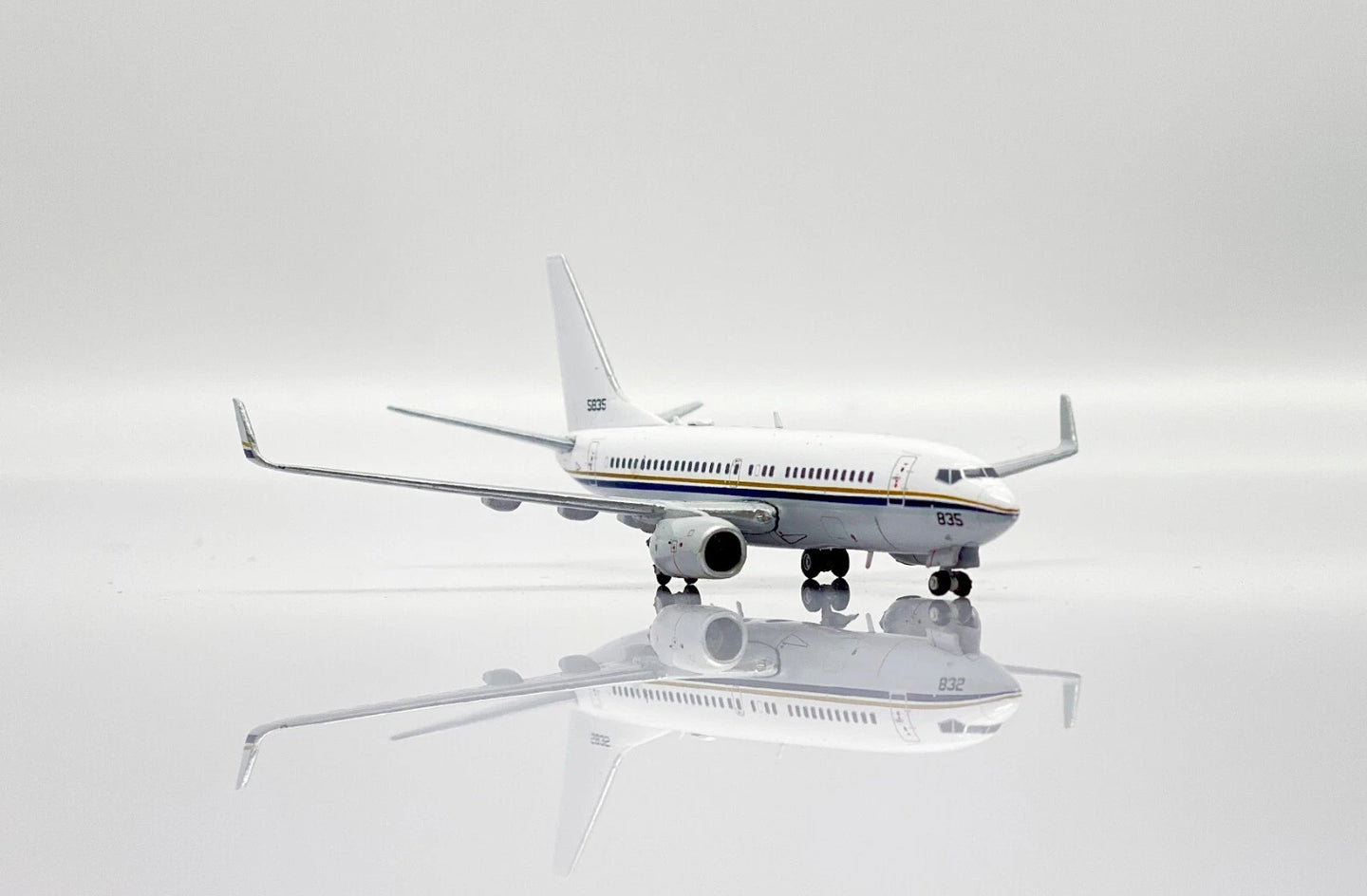 JC WINGS BC-40A CLIPPER US NAVY REG: 165835