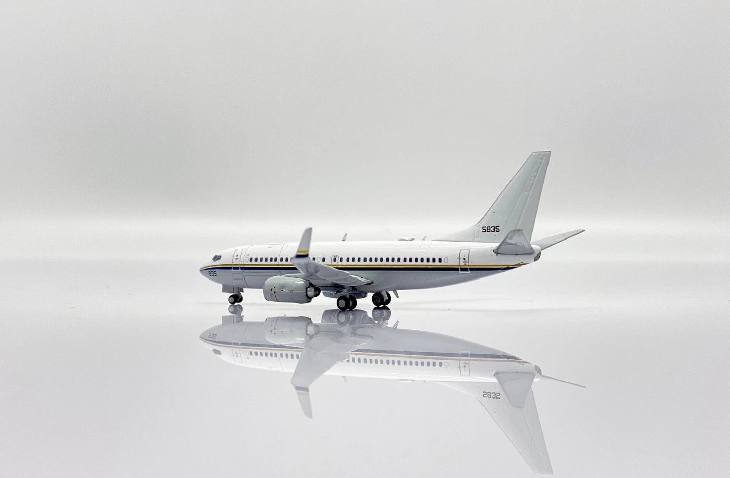 JC WINGS BC-40A CLIPPER US NAVY REG: 165835